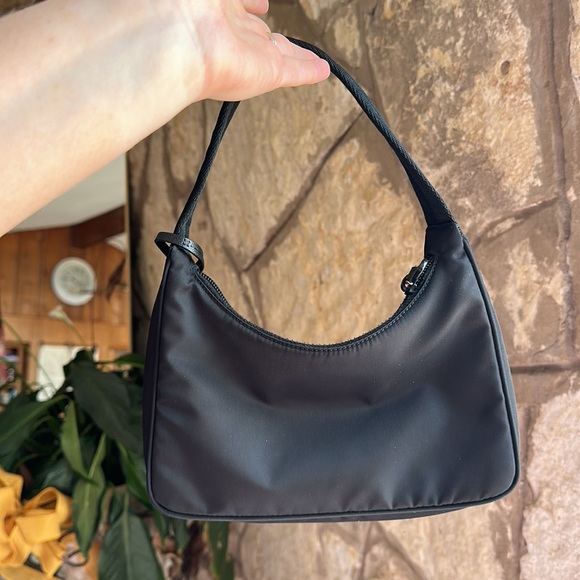 Prada Tessuto Nylon Re-Edition 2000 Mini Black - Picture 7 of 12